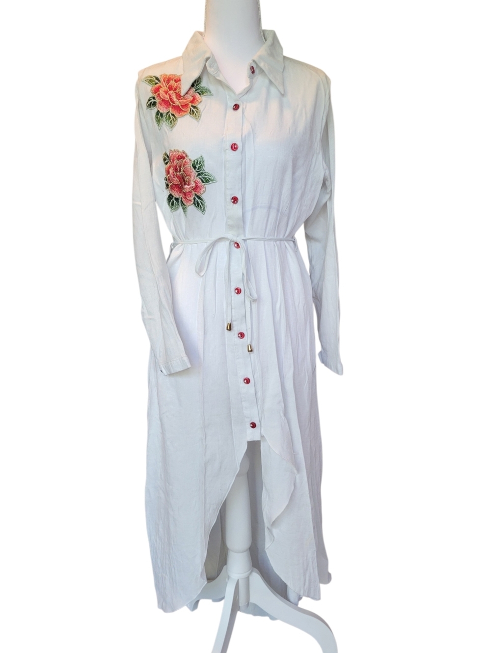 White Button Front Tie Waist High Low Hem Dress With Red Rose Appliques